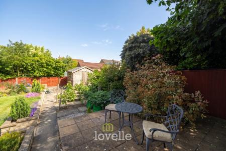 3 bedroom Detached house for sale in Stallingborough Road, Healing, DN41