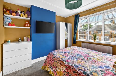 3 bedroom Terraced House for sale in Phyllis Avenue, Grimsby, DN34