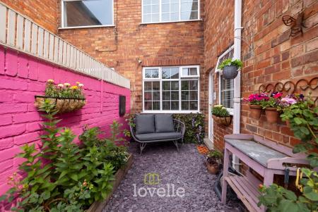 3 bedroom Terraced House for sale in Phyllis Avenue, Grimsby, DN34