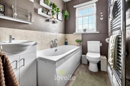 3 bedroom Terraced House for sale in Phyllis Avenue, Grimsby, DN34