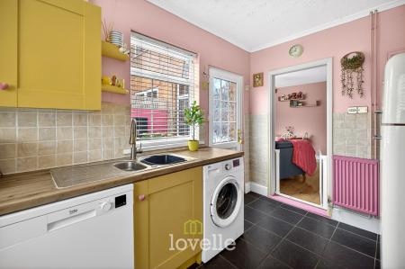 3 bedroom Terraced House for sale in Phyllis Avenue, Grimsby, DN34