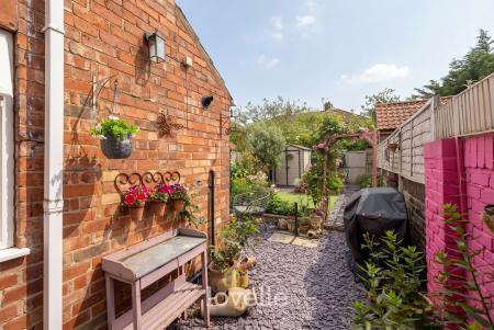 3 bedroom Terraced House for sale in Phyllis Avenue, Grimsby, DN34