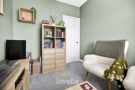 3 bedroom Terraced House for sale in Phyllis Avenue, Grimsby, DN34