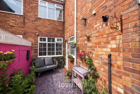3 bedroom Terraced House for sale in Phyllis Avenue, Grimsby, DN34