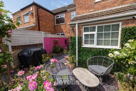 3 bedroom Terraced House for sale in Phyllis Avenue, Grimsby, DN34
