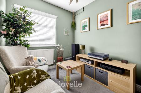 3 bedroom Terraced House for sale in Phyllis Avenue, Grimsby, DN34