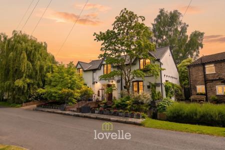 4 bedroom Detached house for sale in Main Road, Hatcliffe, DN37