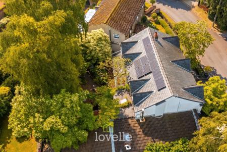 4 bedroom Detached house for sale in Main Road, Hatcliffe, DN37