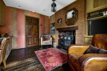 4 bedroom Detached house for sale in Main Road, Hatcliffe, DN37