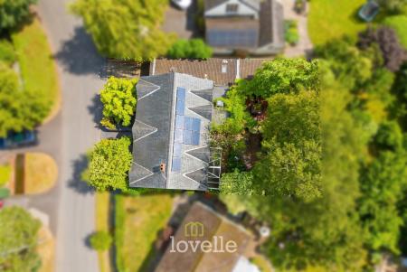 4 bedroom Detached house for sale in Main Road, Hatcliffe, DN37