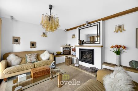 4 bedroom Detached house for sale in Main Road, Hatcliffe, DN37