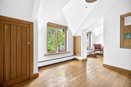 4 bedroom Detached house for sale in Main Road, Hatcliffe, DN37