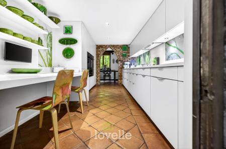 4 bedroom Detached house for sale in Main Road, Hatcliffe, DN37