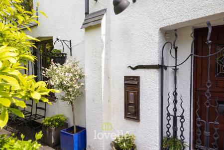 4 bedroom Detached house for sale in Main Road, Hatcliffe, DN37