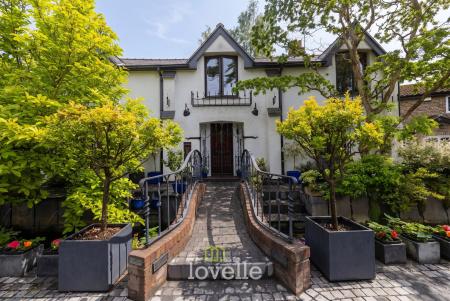 4 bedroom Detached house for sale in Main Road, Hatcliffe, DN37