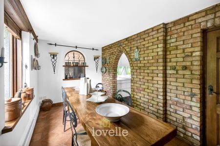 4 bedroom Detached house for sale in Main Road, Hatcliffe, DN37