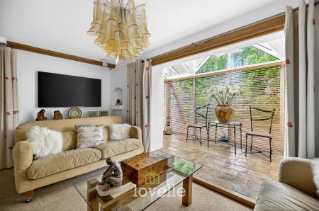 4 bedroom Detached house for sale in Main Road, Hatcliffe, DN37