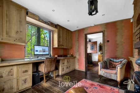 4 bedroom Detached house for sale in Main Road, Hatcliffe, DN37