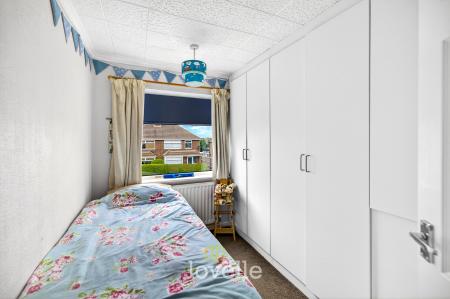 3 bedroom Semi-detached house for sale in Summerfield Avenue, Waltham, DN37