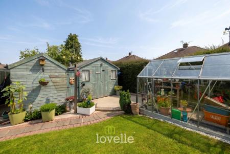 3 bedroom Semi-detached house for sale in Summerfield Avenue, Waltham, DN37