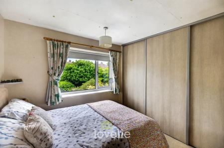 3 bedroom Semi-detached house for sale in Summerfield Avenue, Waltham, DN37