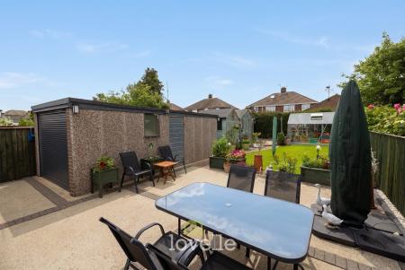 3 bedroom Semi-detached house for sale in Summerfield Avenue, Waltham, DN37