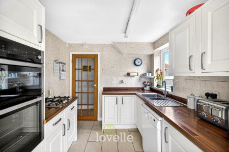 3 bedroom Semi-detached house for sale in Summerfield Avenue, Waltham, DN37