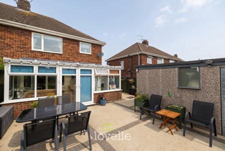 3 bedroom Semi-detached house for sale in Summerfield Avenue, Waltham, DN37