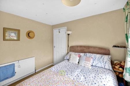 3 bedroom Semi-detached house for sale in Summerfield Avenue, Waltham, DN37