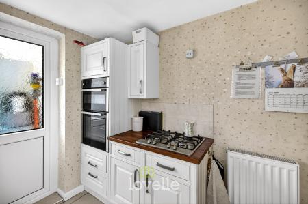 3 bedroom Semi-detached house for sale in Summerfield Avenue, Waltham, DN37