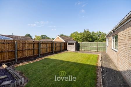 3 bedroom Detached bungalow for sale in Holton Mount, Holton-le-Clay, DN36