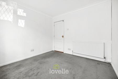 3 bedroom Detached bungalow for sale in Holton Mount, Holton-le-Clay, DN36