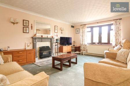 3 bedroom Detached bungalow for sale in Meadow Close, Grimoldby, LN11