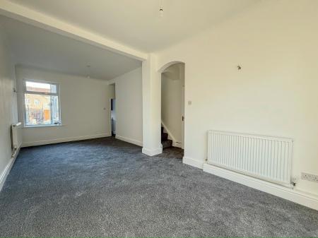 3 bedroom Terraced House to let in Fairmont Road,, Grimsby, DN32