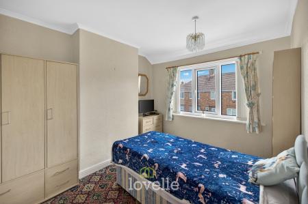 3 bedroom Terraced House for sale in Curry Road, Grimsby, DN34