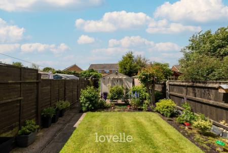 3 bedroom Terraced House for sale in Curry Road, Grimsby, DN34