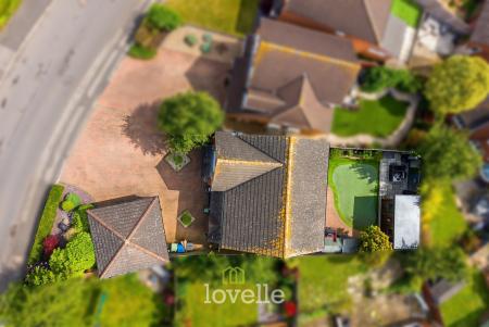 4 bedroom Detached house for sale in Larkspur Avenue, Healing, DN41