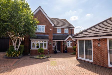 4 bedroom Detached house for sale in Larkspur Avenue, Healing, DN41