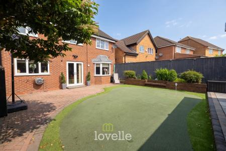 4 bedroom Detached house for sale in Larkspur Avenue, Healing, DN41