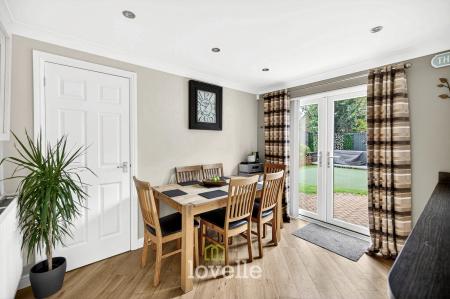4 bedroom Detached house for sale in Larkspur Avenue, Healing, DN41
