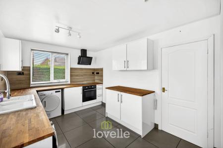 3 bedroom Detached house for sale in School Road, South Killingholme, DN40