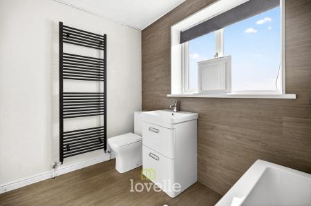3 bedroom Detached house for sale in School Road, South Killingholme, DN40
