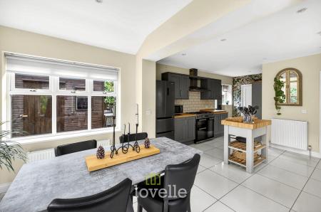 3 bedroom Detached house for sale in Welholme Road, Grimsby, DN32