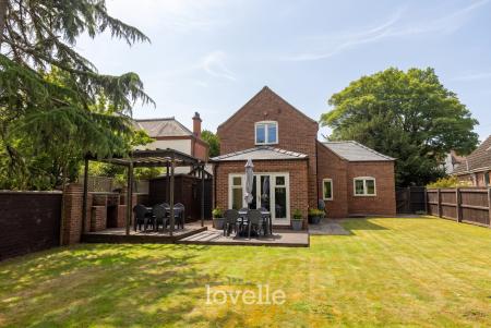 3 bedroom Detached house for sale in Welholme Road, Grimsby, DN32