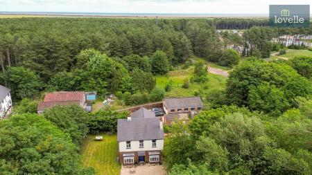 5 bedroom Detached house for sale in Warren Road, North Somercotes, LN11