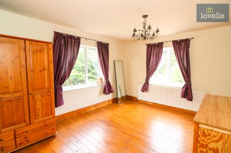 5 bedroom Detached house for sale in Warren Road, North Somercotes, LN11