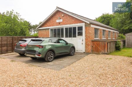 5 bedroom Detached house for sale in Warren Road, North Somercotes, LN11