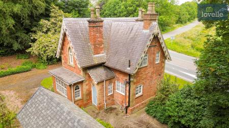 3 bedroom Detached house for sale in Kenwick, Louth, LN11