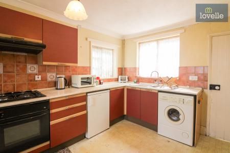 3 bedroom Detached house for sale in Kenwick, Louth, LN11