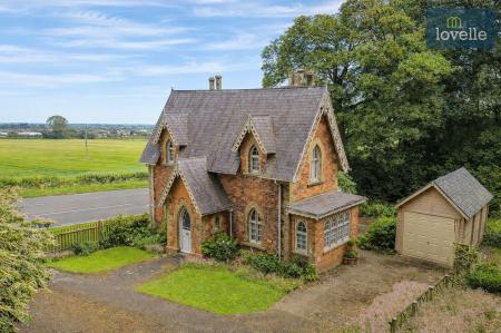 3 bedroom Detached house for sale in Kenwick, Louth, LN11